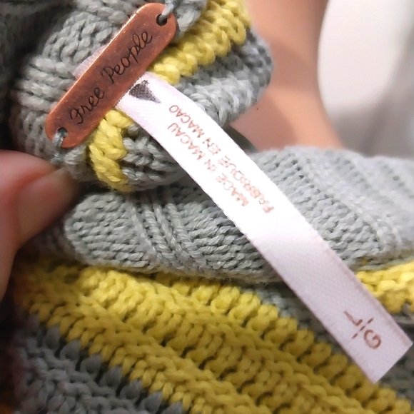 Free People Slouchy Oversized‎ Sweater, NWOT, Size L - Picture 5 of 12